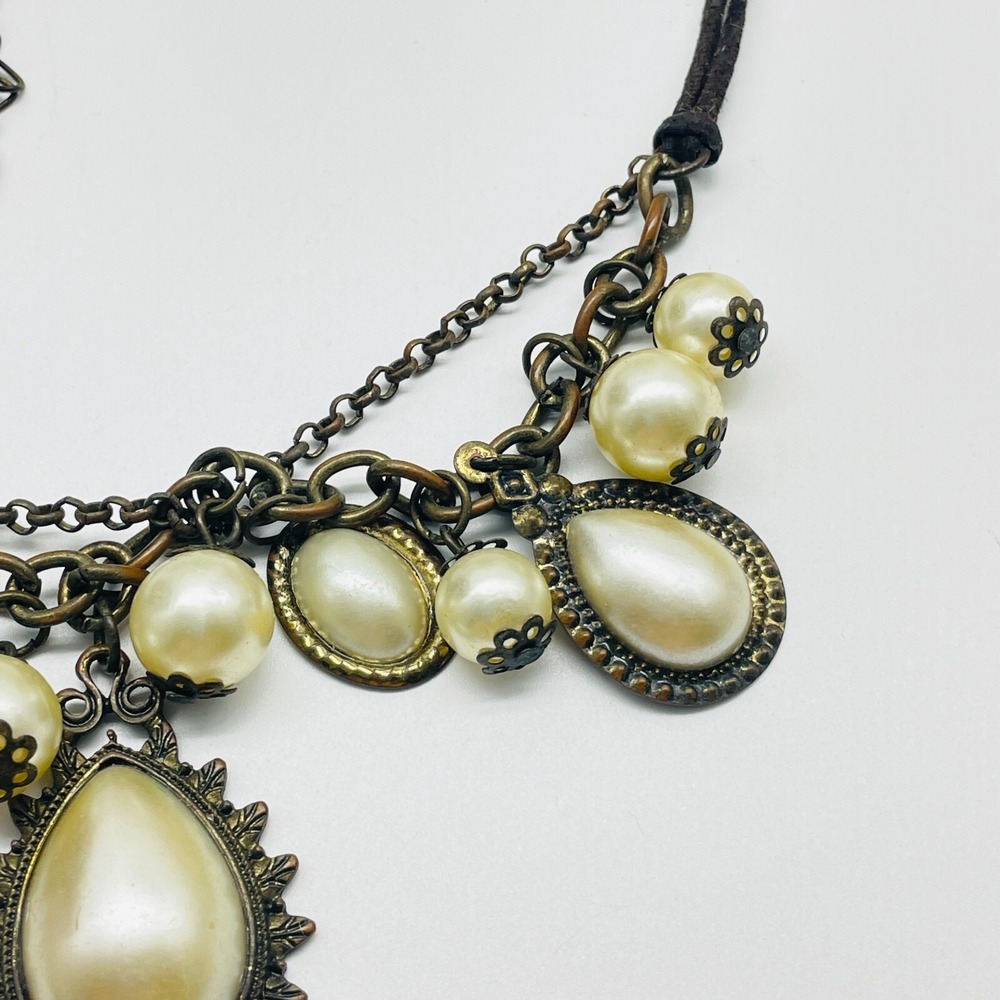 Signed Summoning Statement Necklace Cream Pearlescent Cabochon Faux Leather - Picture 8 of 10